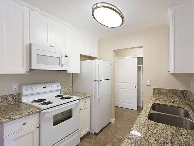 Volterra Apartments — Photo 6