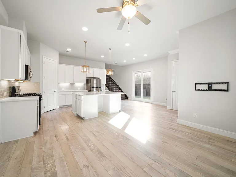 633 Ansley Way — Photo 4