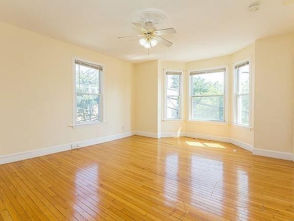 4th image of 30 Julian St