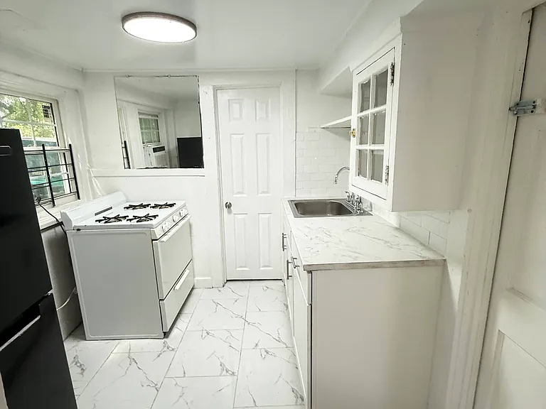 7904 Saint Charles Ave #R6 — Photo 4