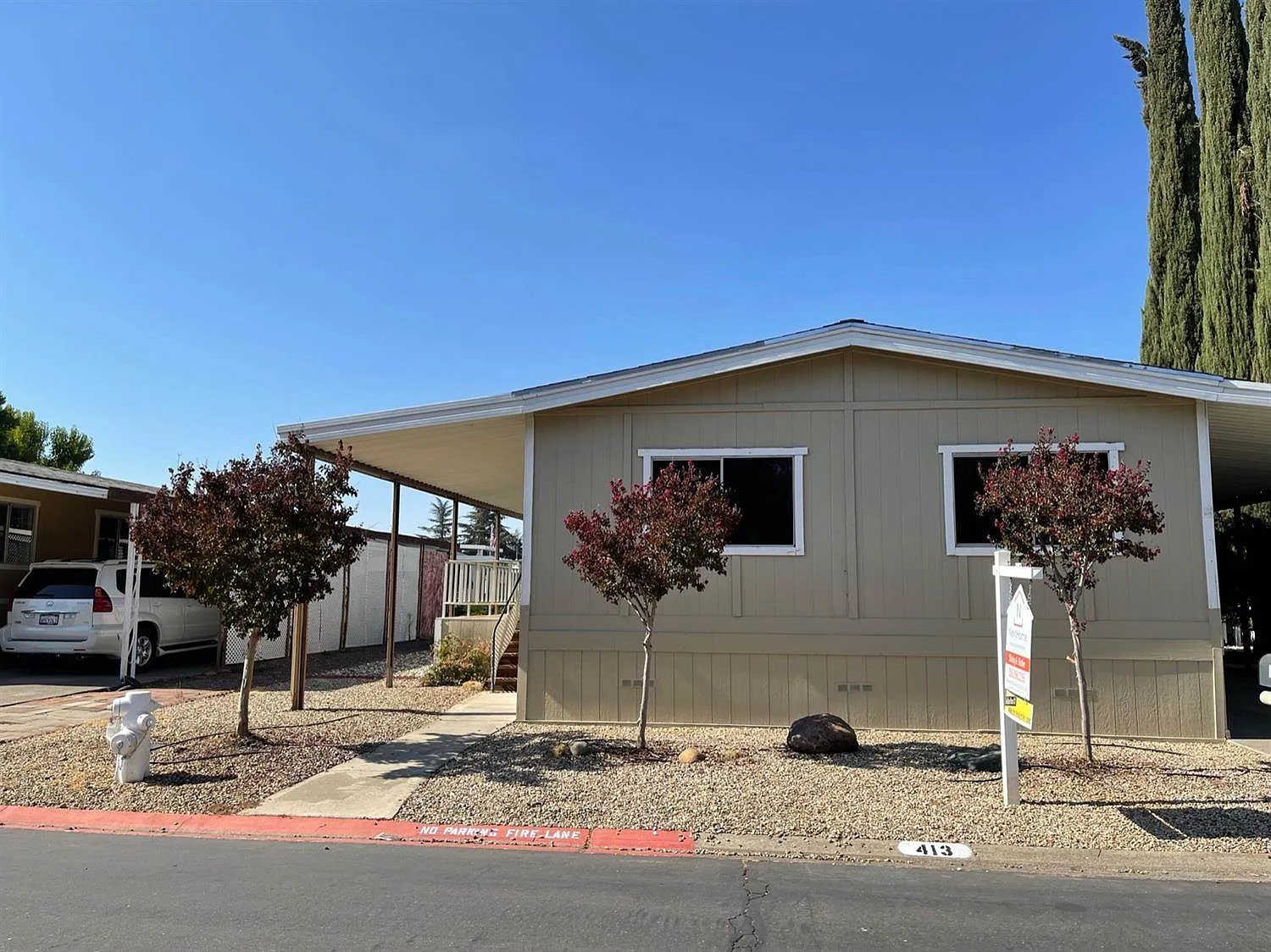 413 Royal Crest Cir photo 1