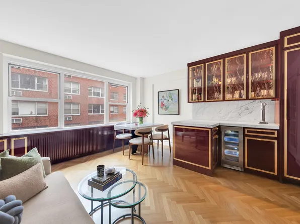 420 East 55th Street image 1 of 8