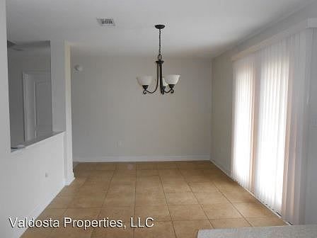 3rd image of 5347 Vine Dr