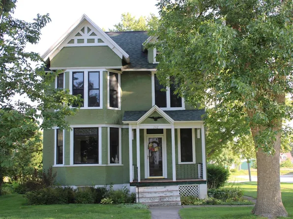 242 E Durant St, Walcott, IA 52773