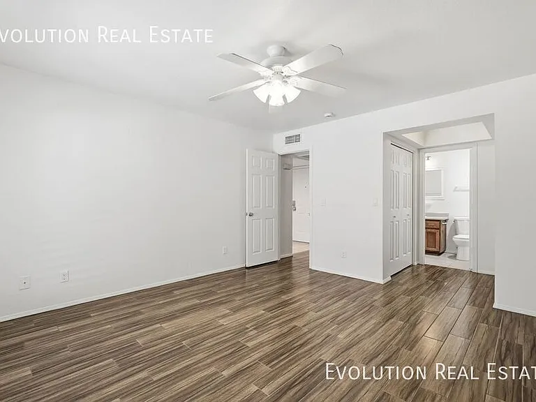 2329 N Recker Rd #86 — Photo 19