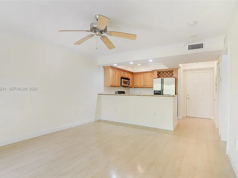 150 NE 15th Ave #235 — Photo 8