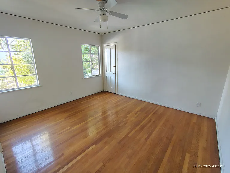 200 S Spalding Dr #D — Photo 10