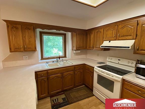 4th image of 8738 Lafayette Ave
