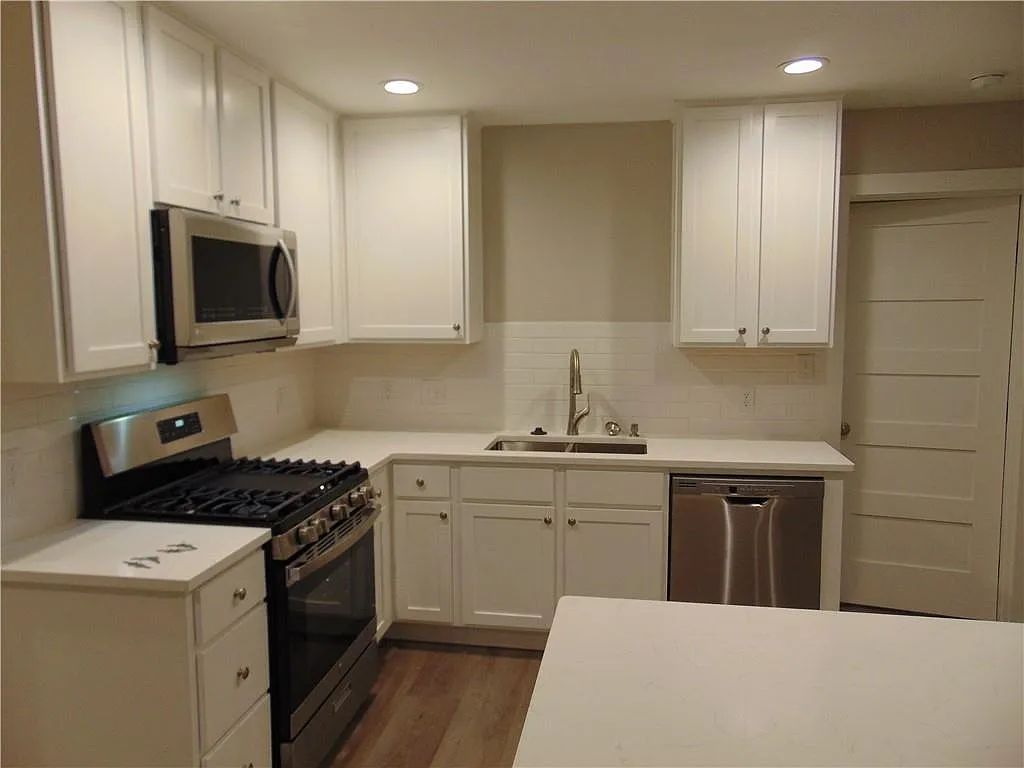 3904 Bailey Ln — Photo 4