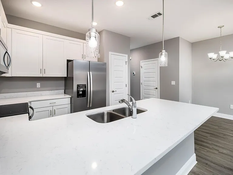 319 Carmel Dr #15 — Photo 5