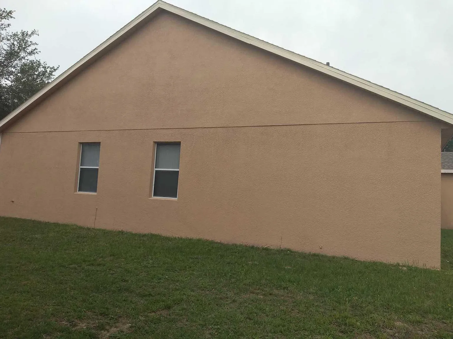 4 bed, 2076 sqft, $2,300 — Photo 4