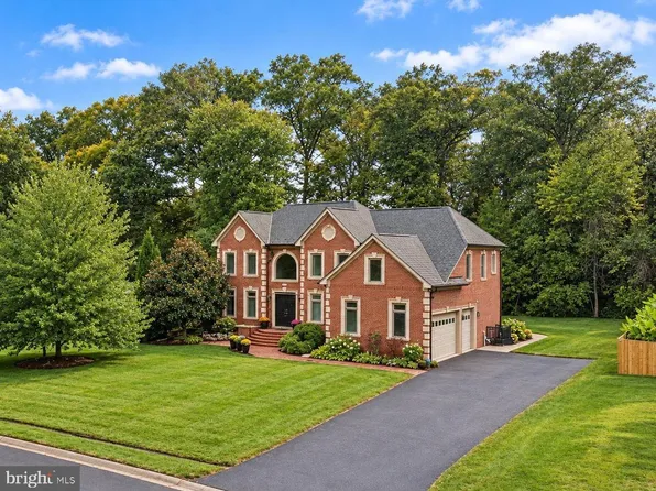 9404 Forest Haven Dr, Alexandria, VA 22309