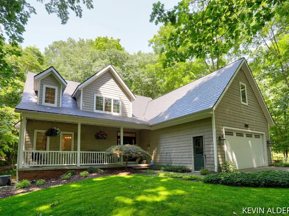 7027 Valley St, West Olive, MI 49460