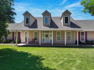 24943 Cox Ln, Los Molinos, CA 96055