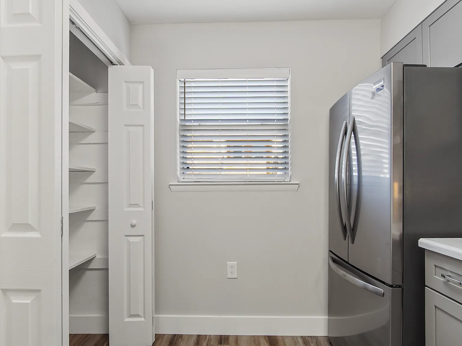 2 bed, 2.5 bath, 1250 sqft, $2,500 — Photo 4