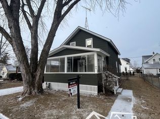 904 W 8th Ave, Oshkosh, WI 54902