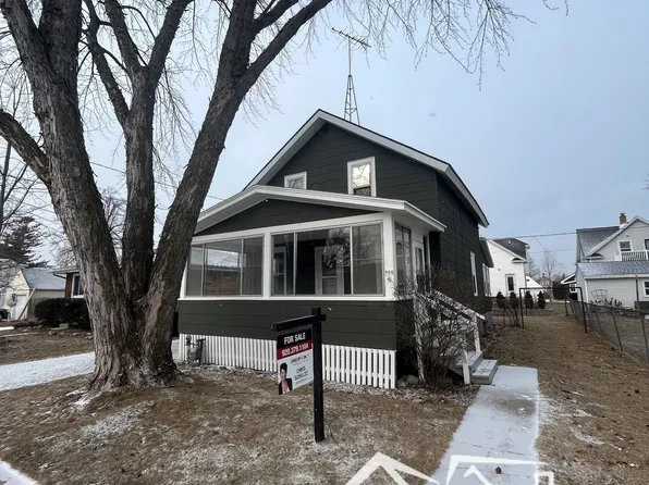 904 W 8th Ave, Oshkosh, WI 54902