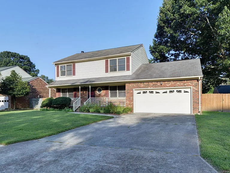 16 Natalie Dr — Photo 3