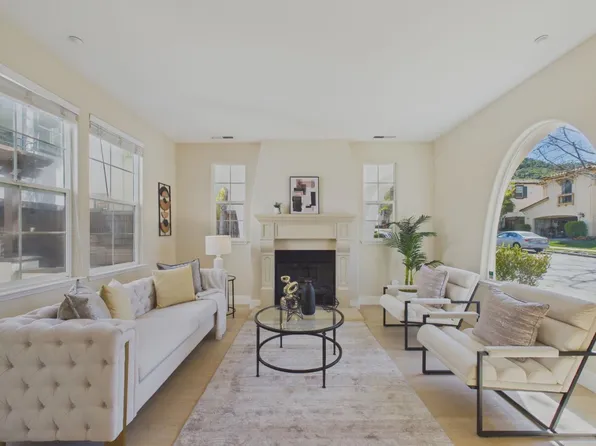 7656 Hackett Dr, Gilroy, CA 95020