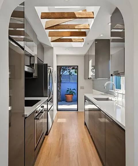 9001 Rosewood Ave — Photo 20