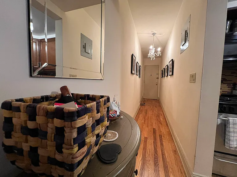 38 W 69th St #2C — Photo 2