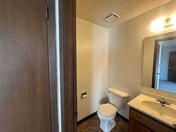 4th image of 544 W 42nd St