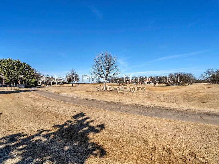 350 Pine Valley Dr — Photo 52