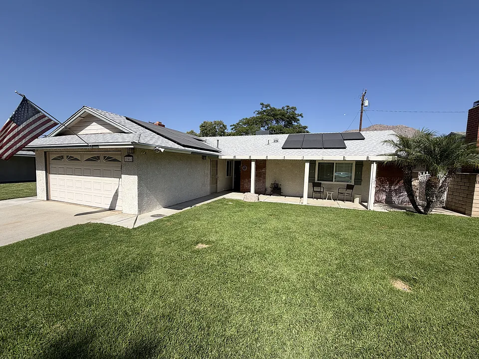 12461 Vivienda Ave