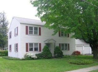 2 Henry St #1A, Bethel, CT 06801