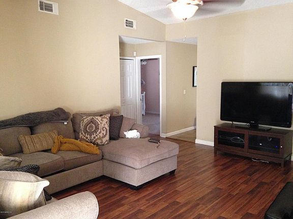 5th image of 8045 Voltaire Ct E
