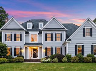 45 Stockbridge Dr, Avon, CT 06001