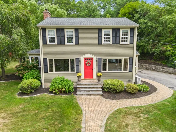 102 Oak Ridge Dr, Ayer, MA 01432