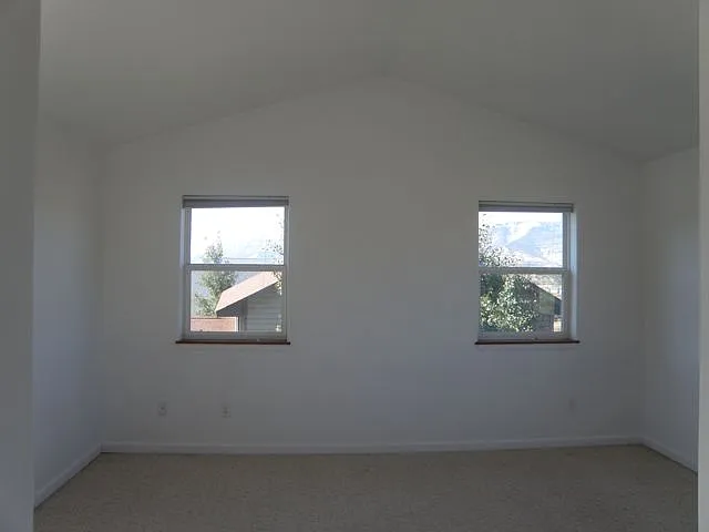 1372 Firethorn Dr — Photo 6