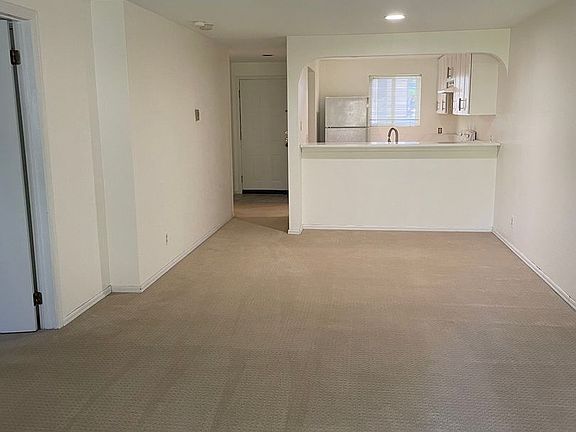 4th image of 12740 NE 10th Pl APT E202
