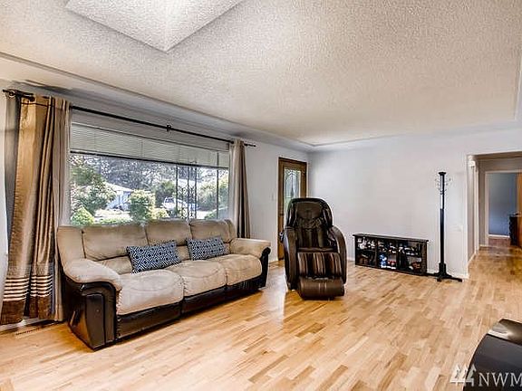 3rd image of 10424 Rowland Ave SW