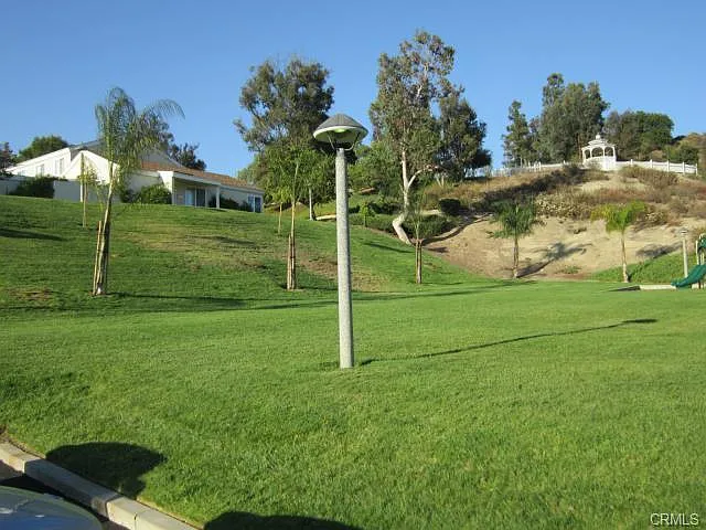 1075 Springs Ln — Photo 28
