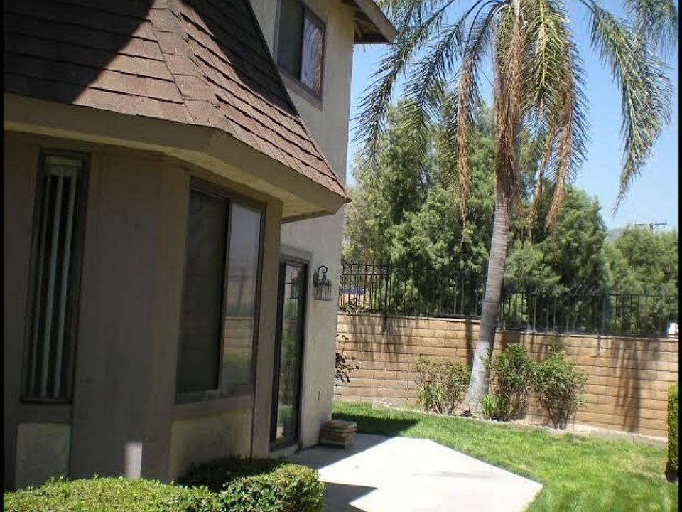 1st image of 4909 Village Green Way