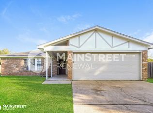 205 Daniels Ct, Crowley, TX 76036