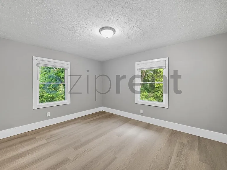 721 Ford Pl #A — Photo 8