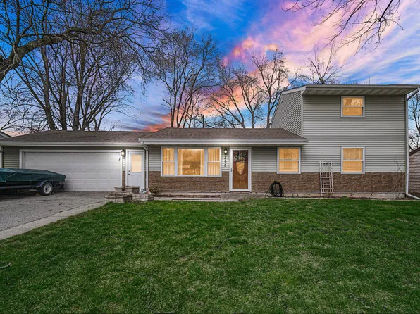 395 Brook Dr, Valparaiso, IN 46385