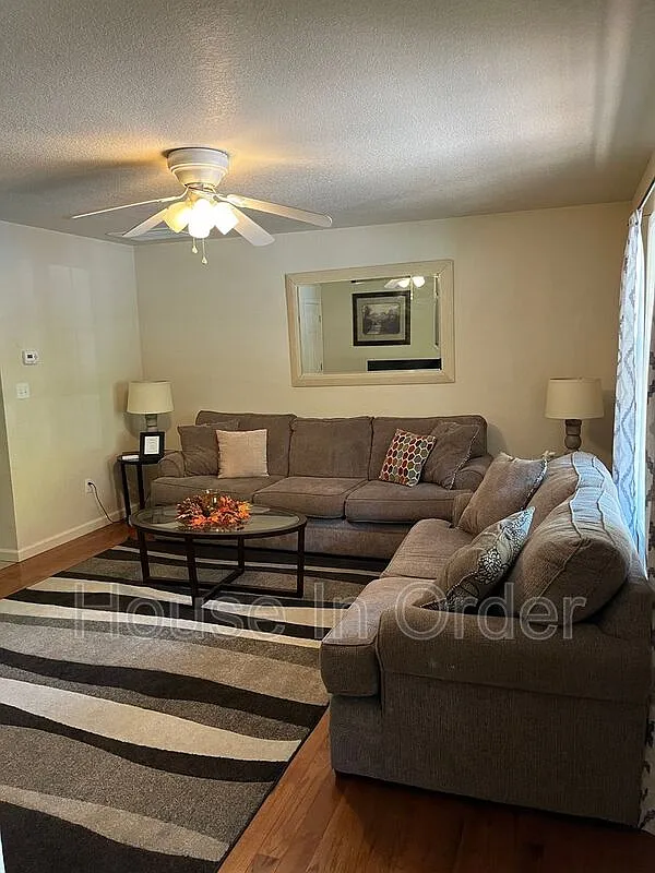 2 bed, 2.0 bath, $1,895 — Photo 2