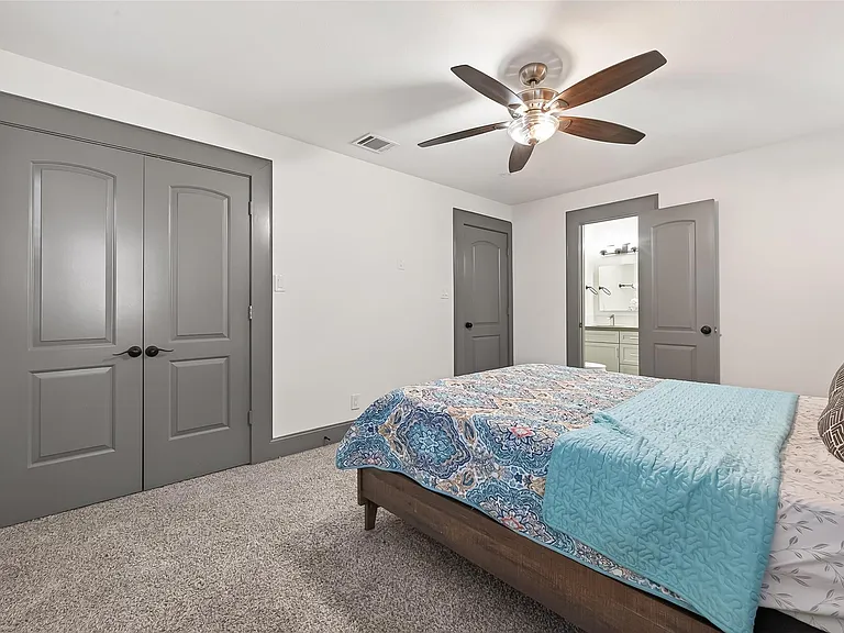 10054 Cedardale Dr — Photo 32