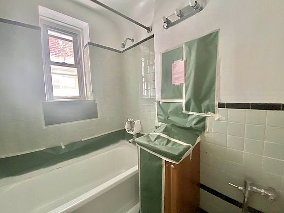 3rd image of 41-42 71st St #2B