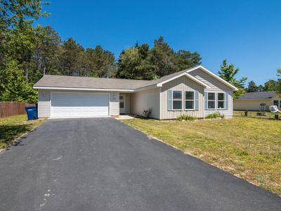 3225 Crimson Ranch Ln, Traverse City, MI, 49685