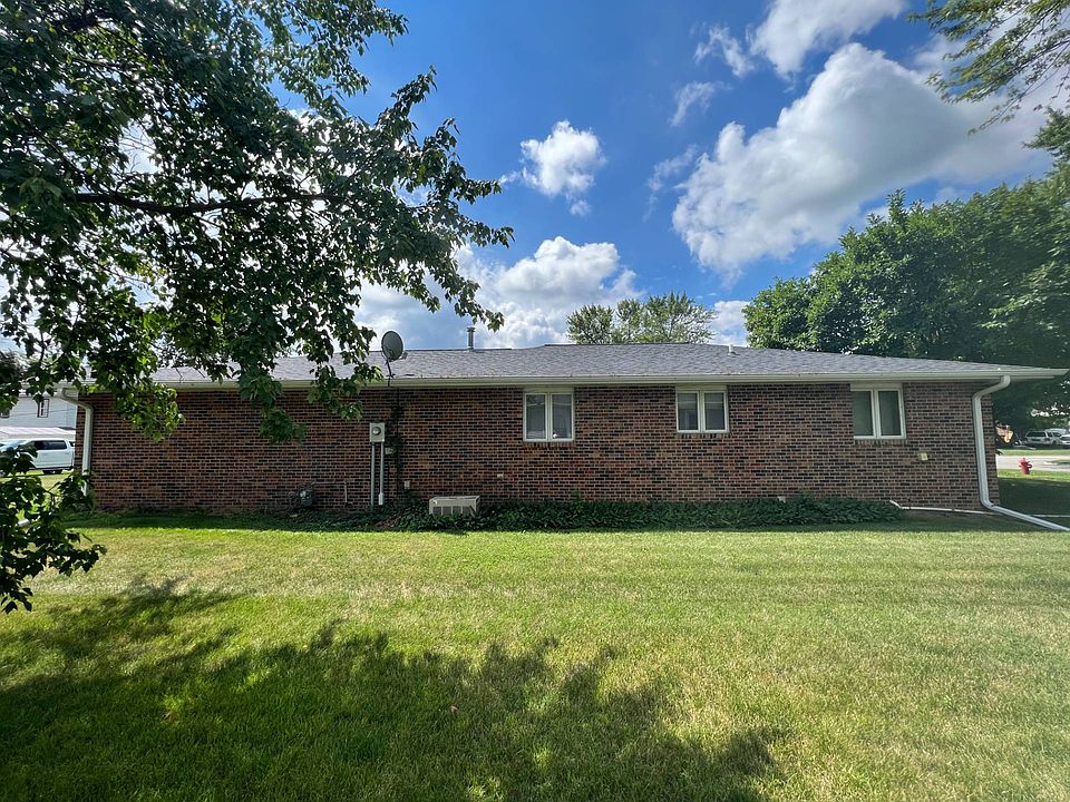 100 E Hickory St, Sigourney, IA 52591 Zillow