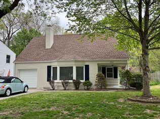 6833 Granada Rd, Prairie Village, KS 66208