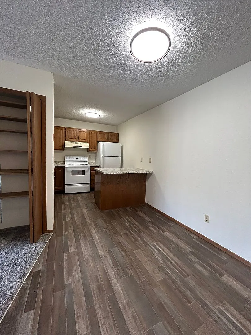 Comfortable 2x2 with Garage + In-Unit Laundry — Photo 3
