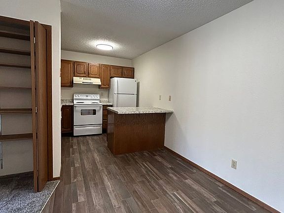 3rd image of 3203B 15th Ave S