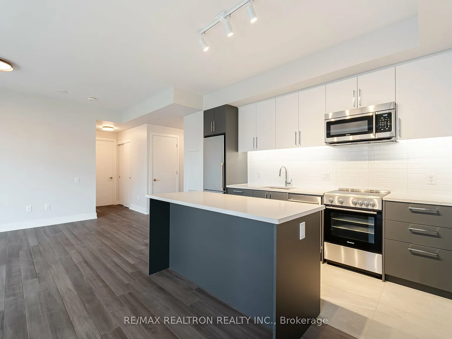 1 bed, $2,395 — Photo 4