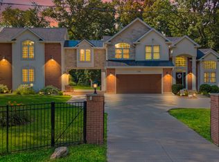 588 Holiday Dr, Somonauk, IL 60552